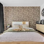 Appartement Near Bts Airport *
